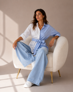 Camisa Bicolor Asimétrica con Lazo + Jeans Wide Leg Denim Claro | Look Veraniego Elegante