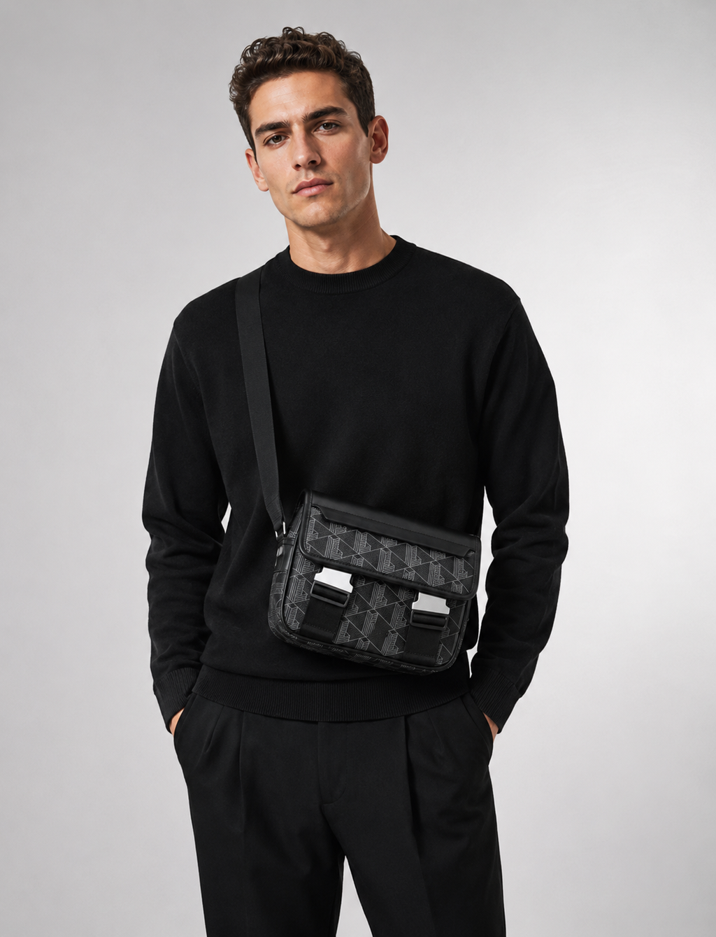 Bolso de mensajero con solapa y clip The Blend