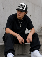 Gorra Trucker Black & White – Diseño Bordado