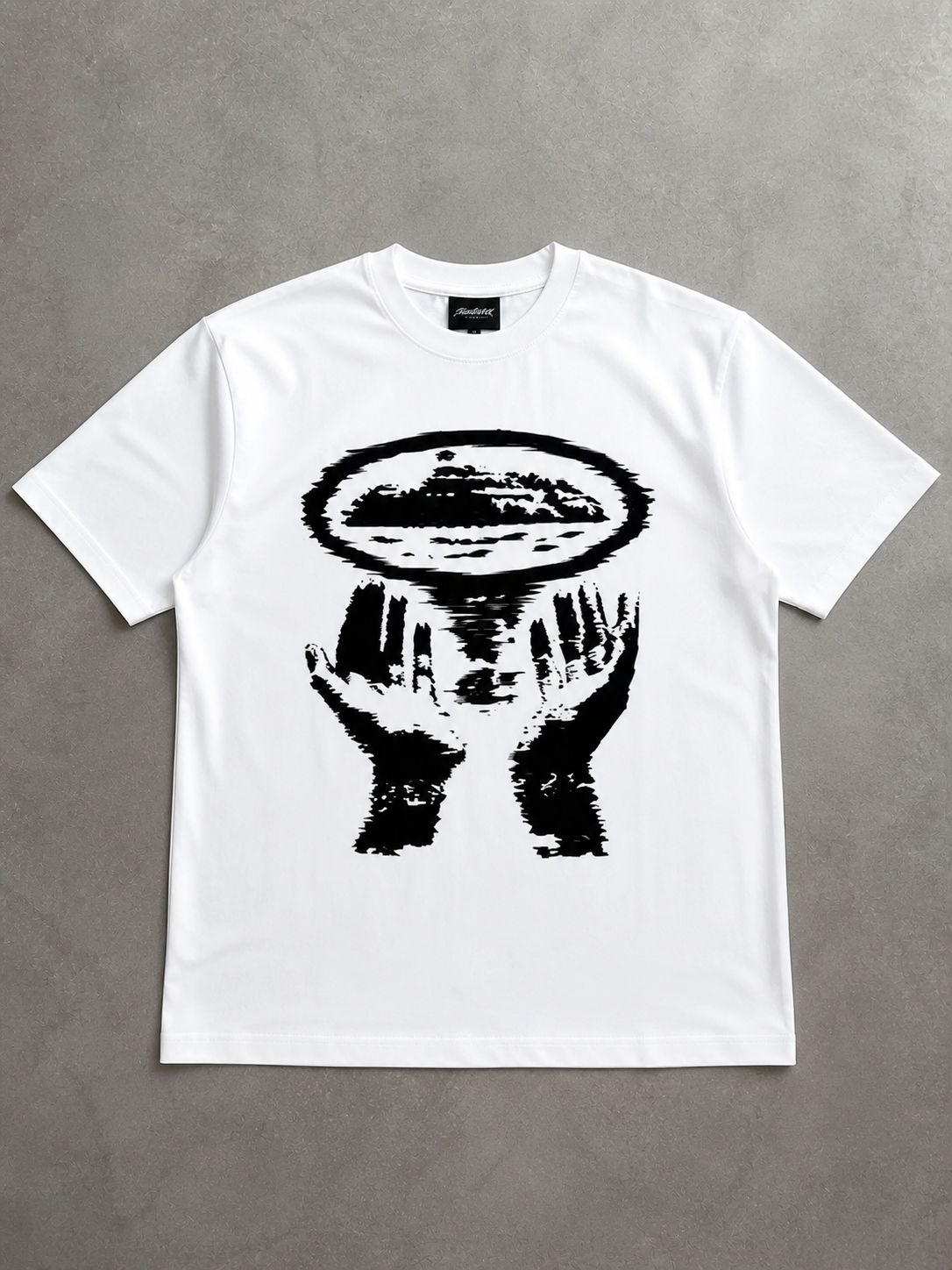 Camiseta blanca con logo