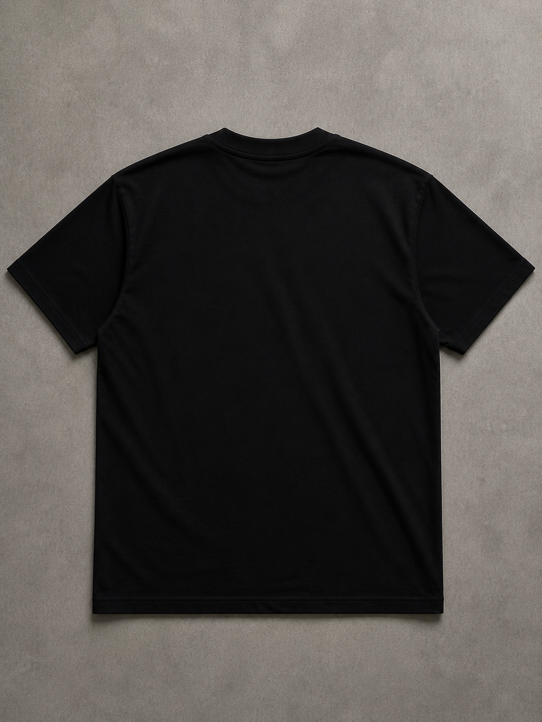 Camiseta negra con logo