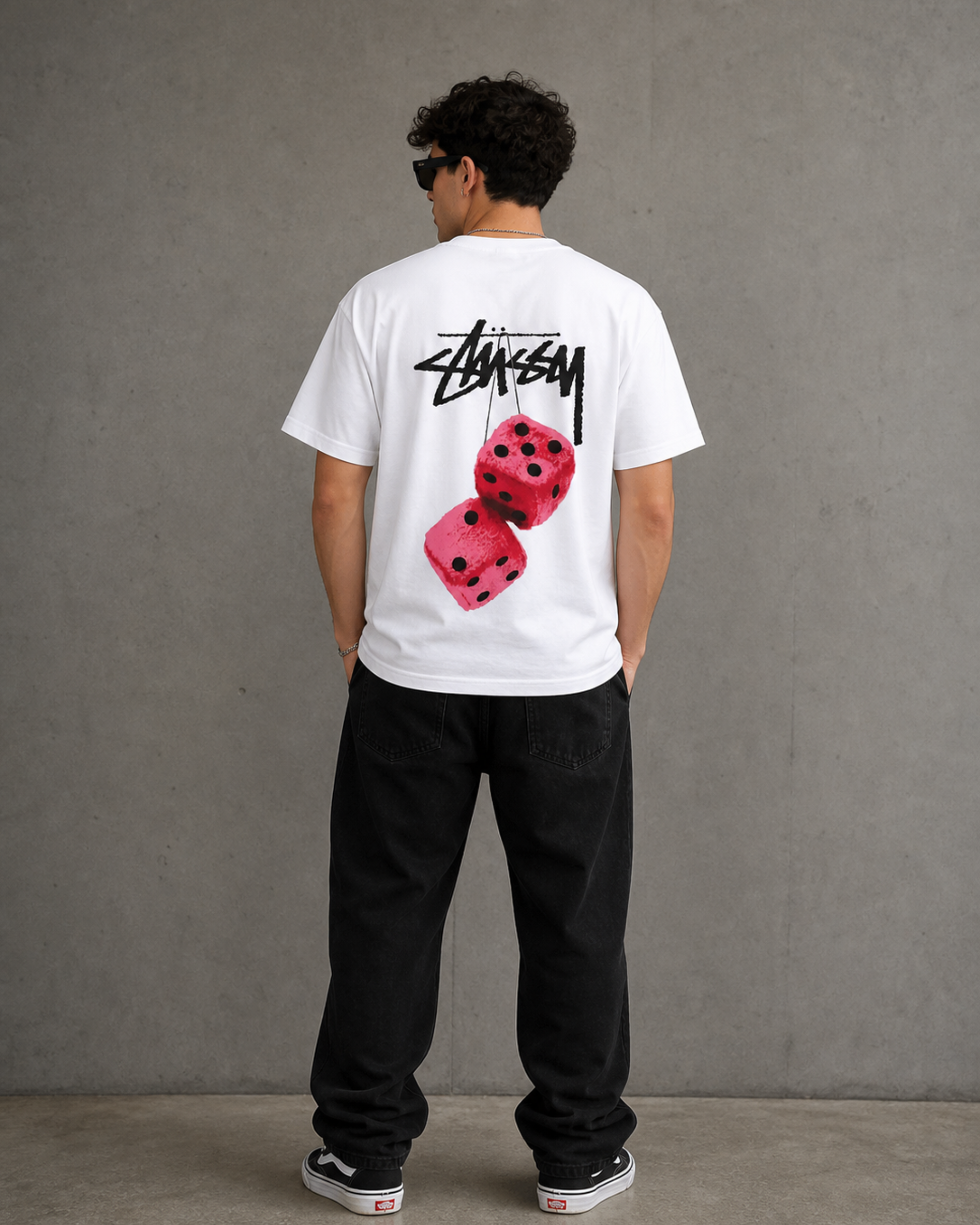 Camiseta Stussy con diseño de dados
