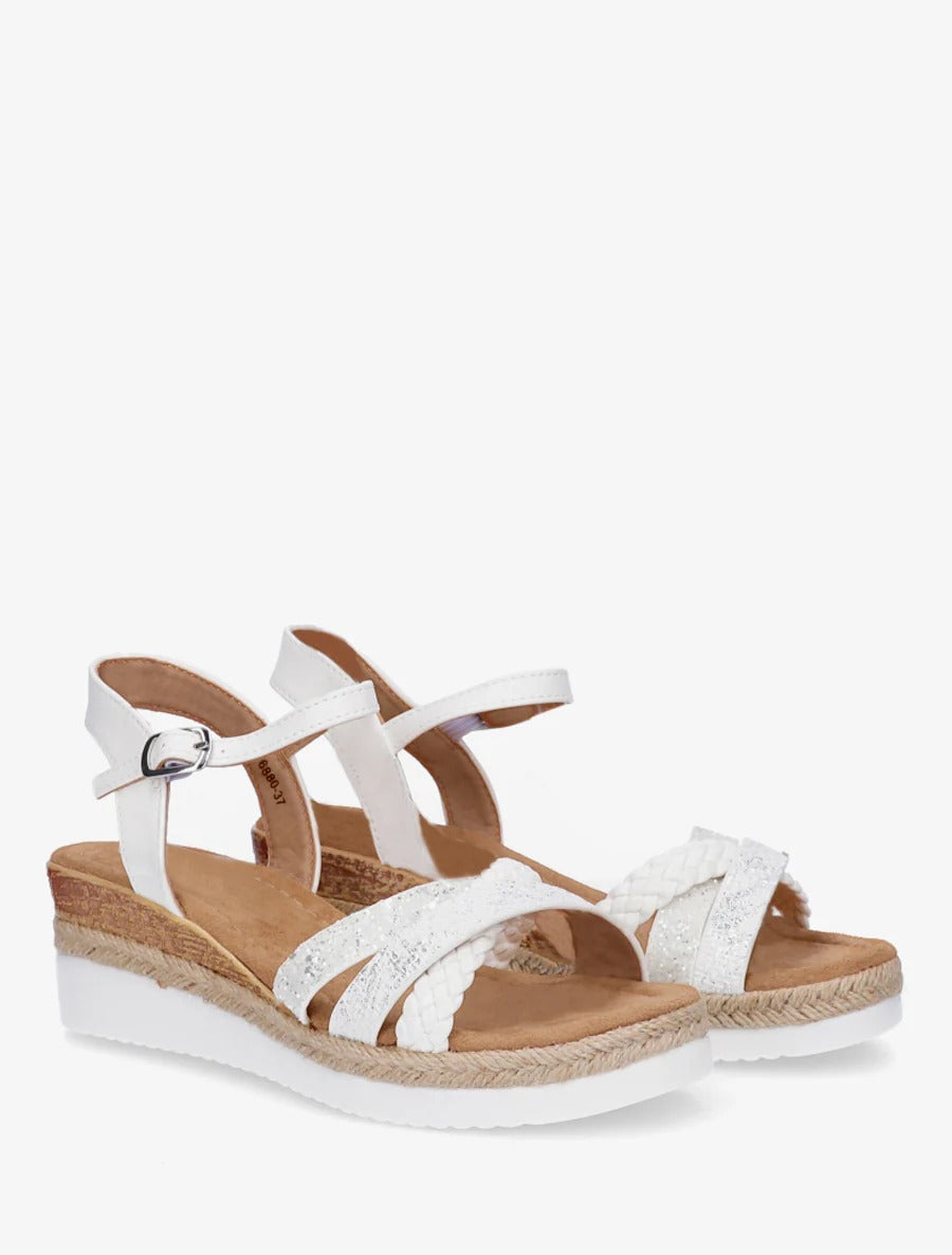 Sandalias de cuña con tiras brillantes y elegantes