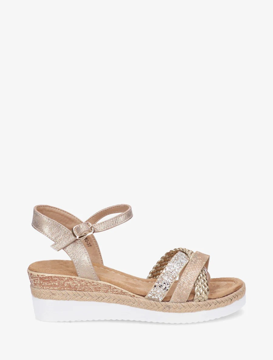 Sandalias de cuña con tiras brillantes y elegantes
