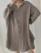 Blusa de muselina, larga, oversize, gris pardo.
