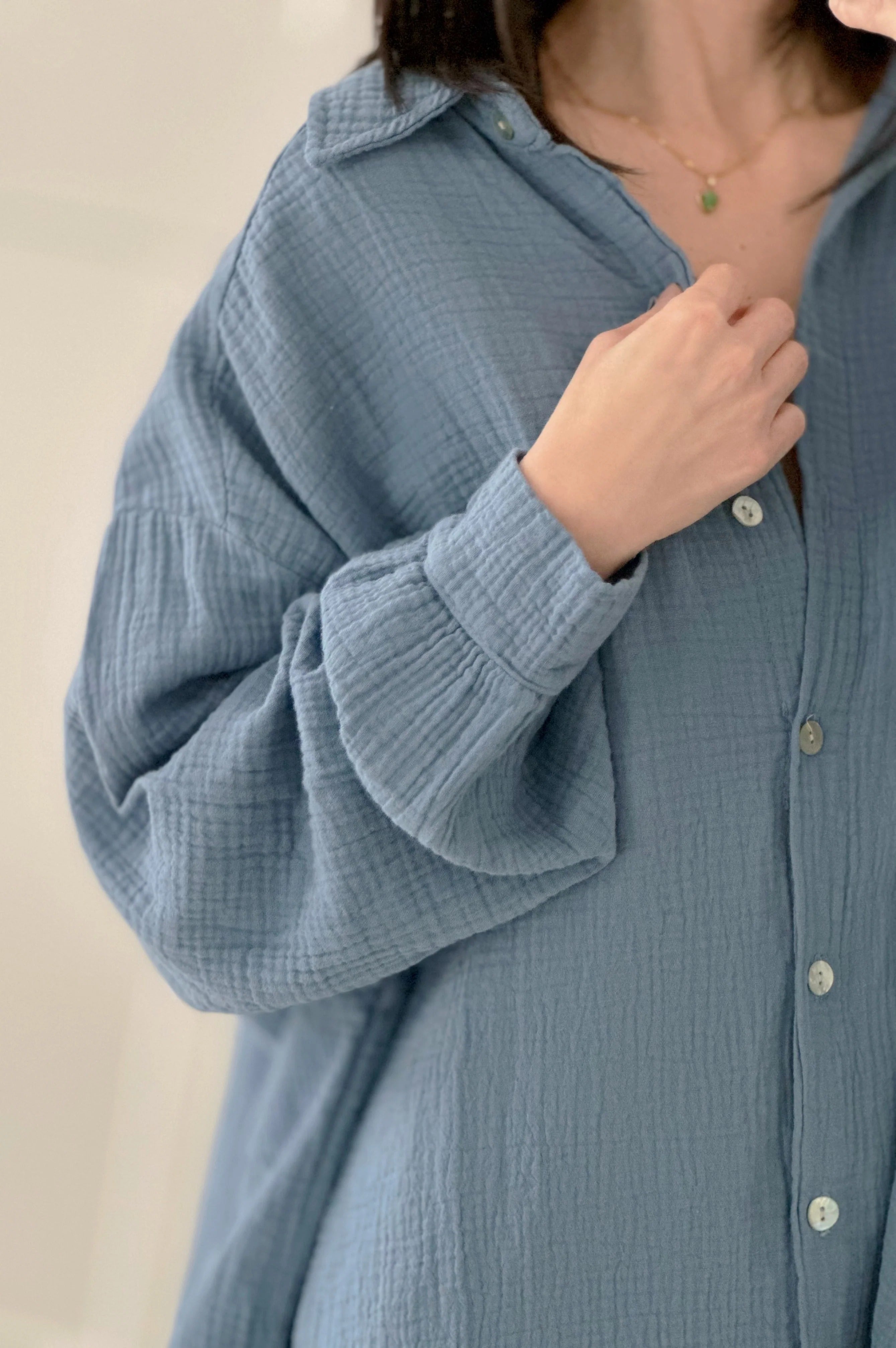 Blusa de muselina, larga oversize, azul grisáceo