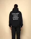 TODO LO QUE AMO ES ILEGAL, CARO O RUBIO - SUDADERA CON CAPUCHA